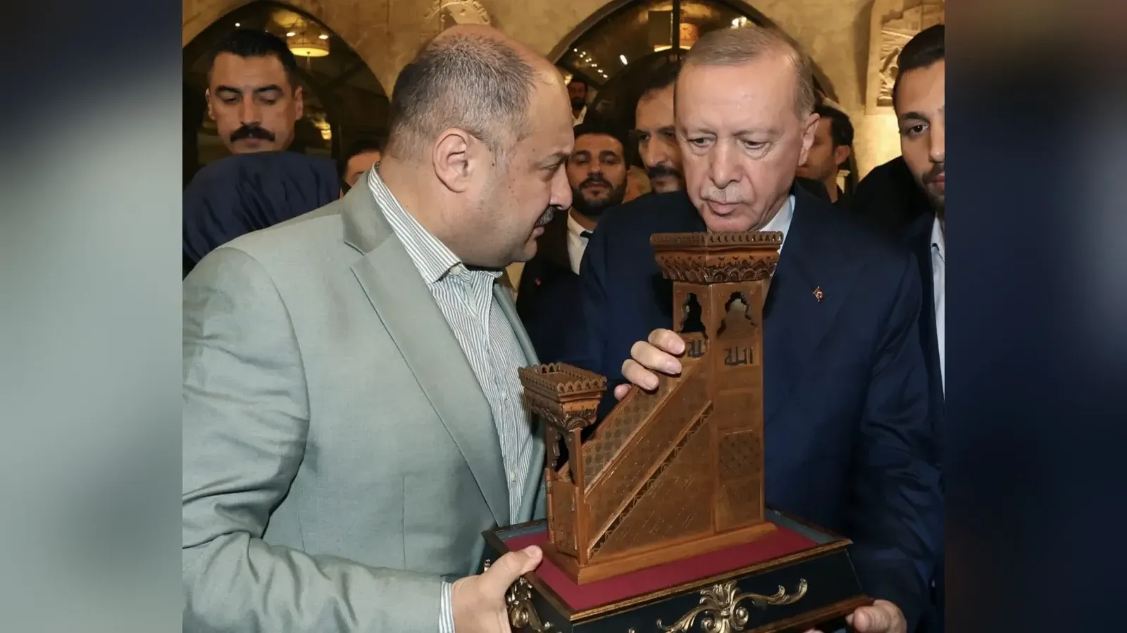 Gülpınar’dan Erdoğan’a Kudüs’ün tarihi minberinin minyatürü