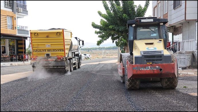 Haliliye’de Yollar Bir Bir Asfaltla Buluşuyor: Konuklu Mahallesi’nde Çalışmalar Sürüyor