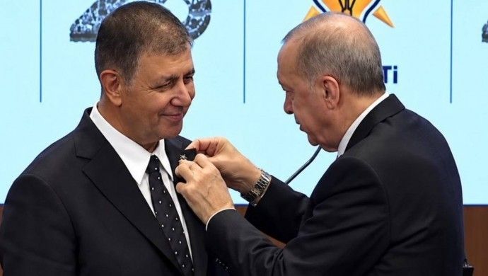 İzmir Büyükşehir Belediye Başkanı Tugay AK Parti’ye katıldı