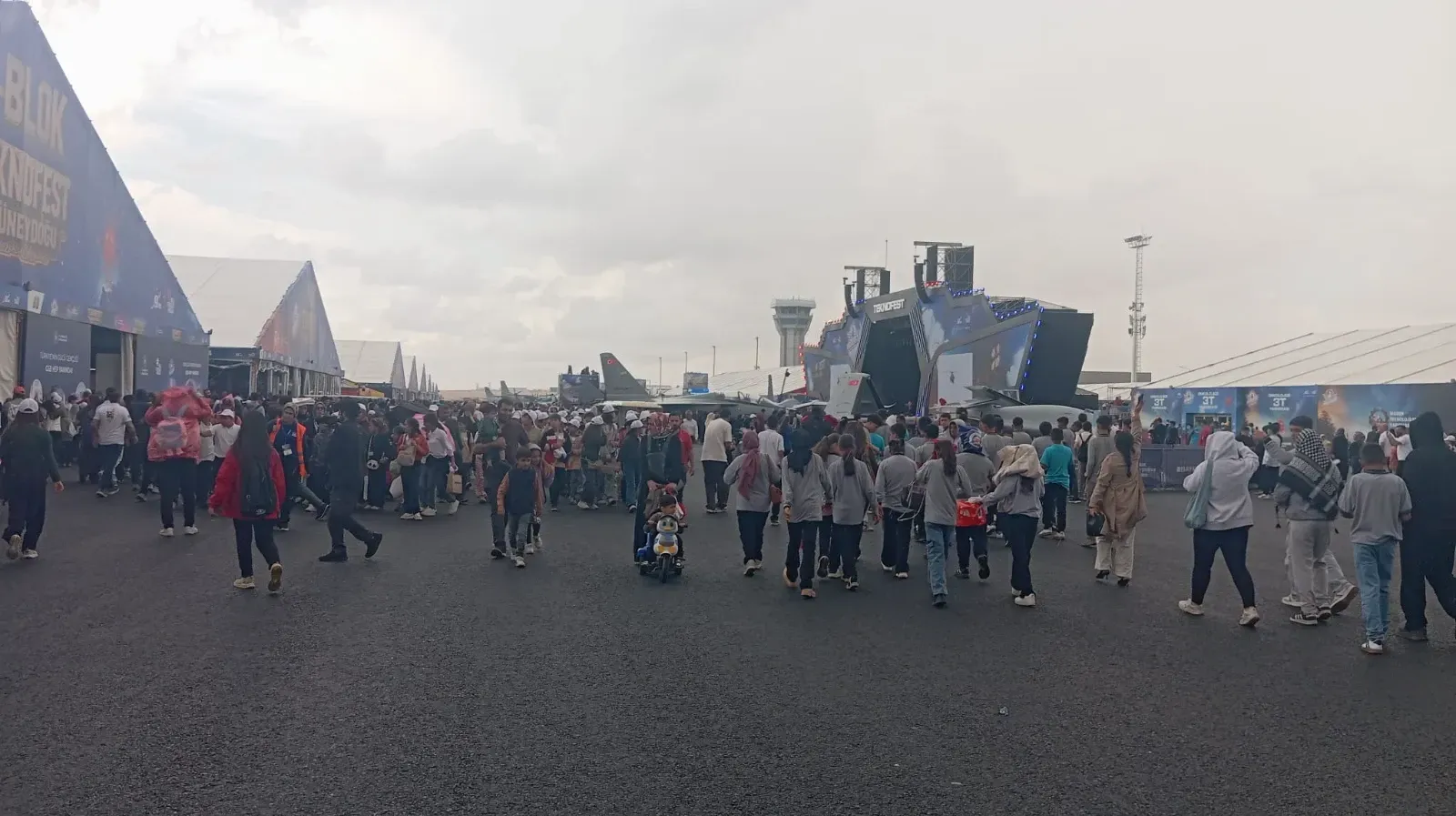 Sağanak Yağışa Rağmen TEKNOFEST’e Yoğun İlgi