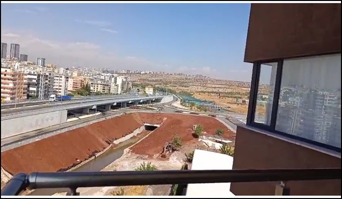 Şanlıurfa Şehir Hastanesi bağlantı yolunda tehlike iddiası: “Araçların aşağı düşmesi an meselesi”