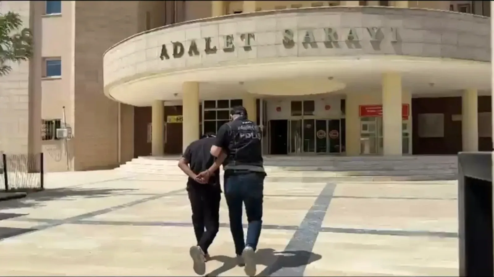 Şanlıurfa’da 15 Bin Sentetik Ecza Hapı Ele Geçirildi: 1 Tutuklama
