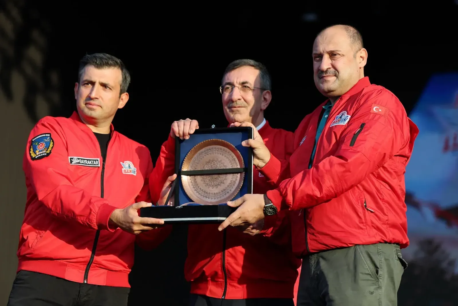 TEKNOFEST Güneydoğu’da Şanlıurfa Büyükşehir Belediyesine teşekkür plaketi