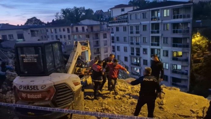 Zonguldak’ta bina çöktü: 1 kişi enkaz altında